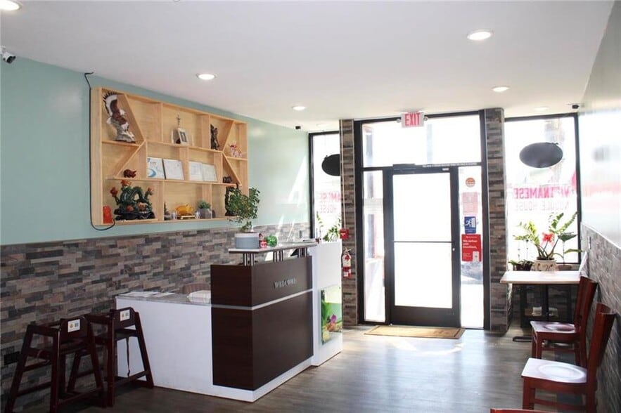 More Photos Of 429 Northampton St, Easton Apartments For Sale