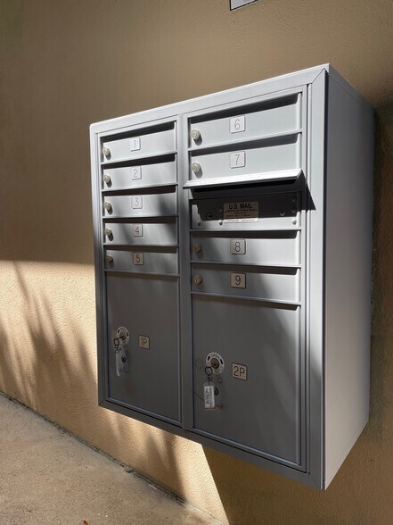 More Photos Of 937 Hilldale Ave, West Hollywood Apartments For Sale