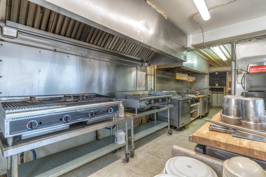More Photos Of 29301 Hwy 82 Hwy, Park Hill Restaurant For Sale