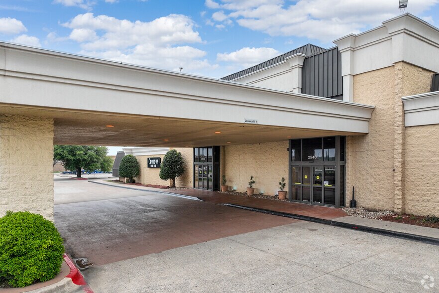 More Photos Of 2540 Meacham Blvd, Fort Worth Hotel For Sale