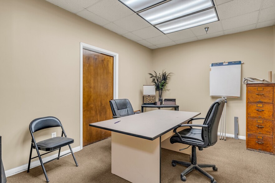 More Photos Of 8384 Highway 18, Vernon Flex For Sale