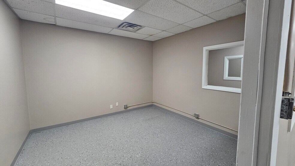 More Photos Of 3007 S Alpine Rd, Rockford Industrial For Lease