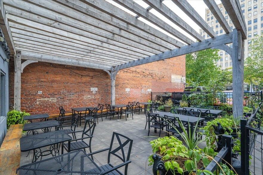 More Photos Of 415 W Main Ave, Spokane Storefront Retail Residential For Sale