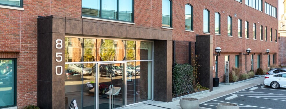 More Photos Of 850 Canal St, Stamford Office For Lease