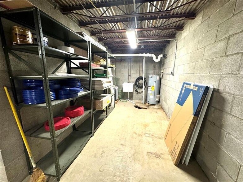 More Photos Of 107 E North St, New Castle Storefront For Sale