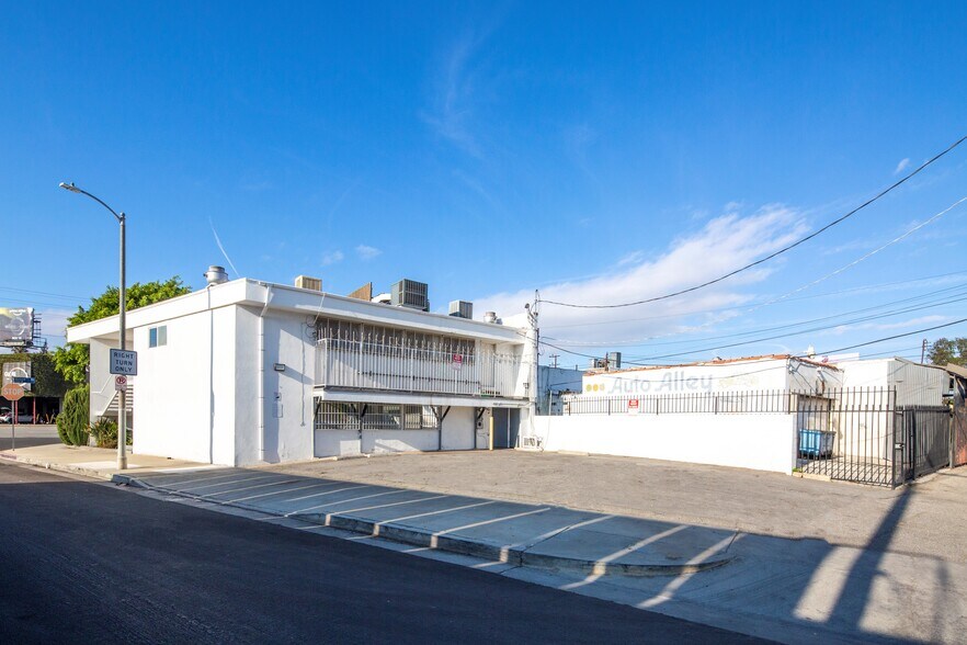 More Photos Of 6118 Venice Blvd, Los Angeles Office Residential For Lease
