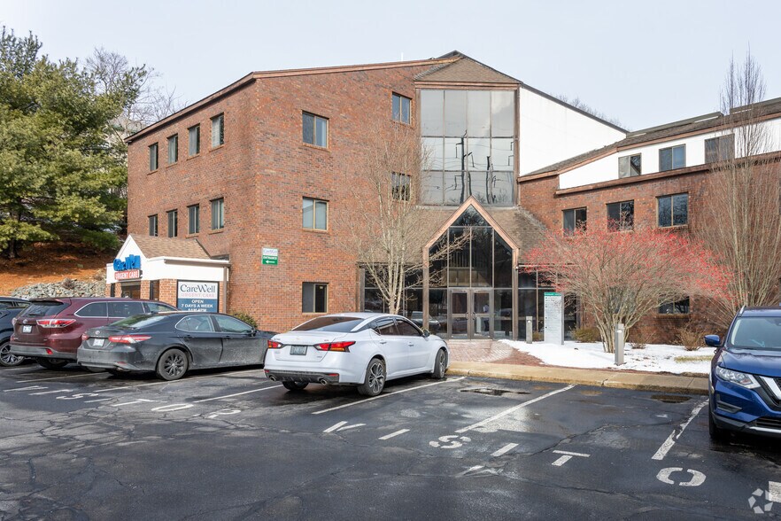 More Photos Of 535 Centerville Rd, Warwick Office For Lease