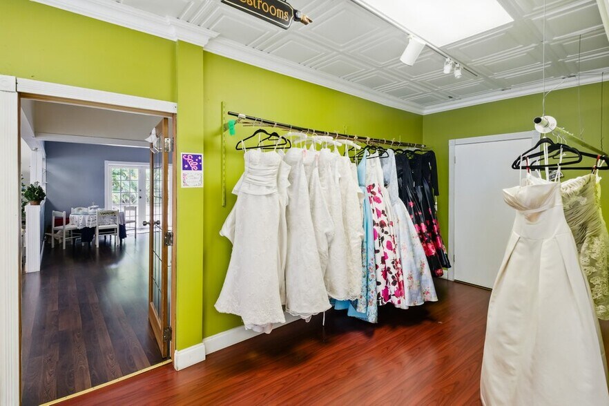 More Photos Of 4066 Broward Blvd, Fort Lauderdale Storefront Retail Office For Sale