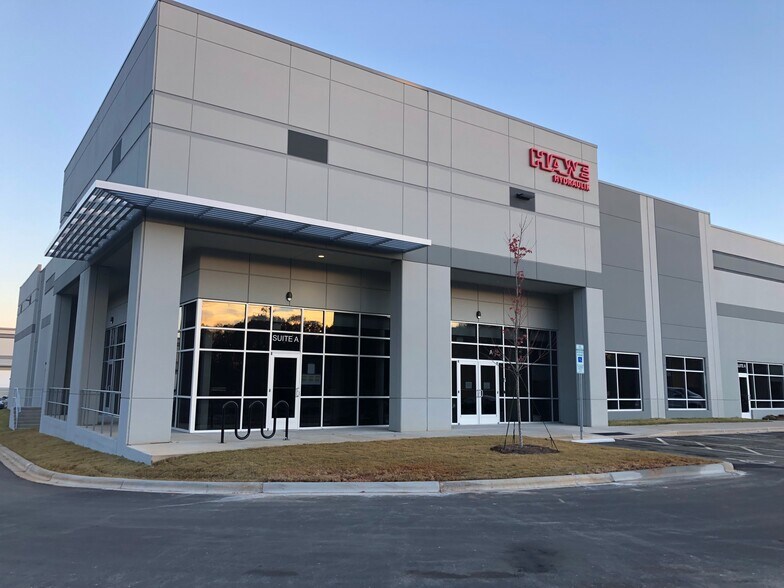 Primary Photo Of 13020 Jamesburg Dr, Huntersville Industrial For Lease