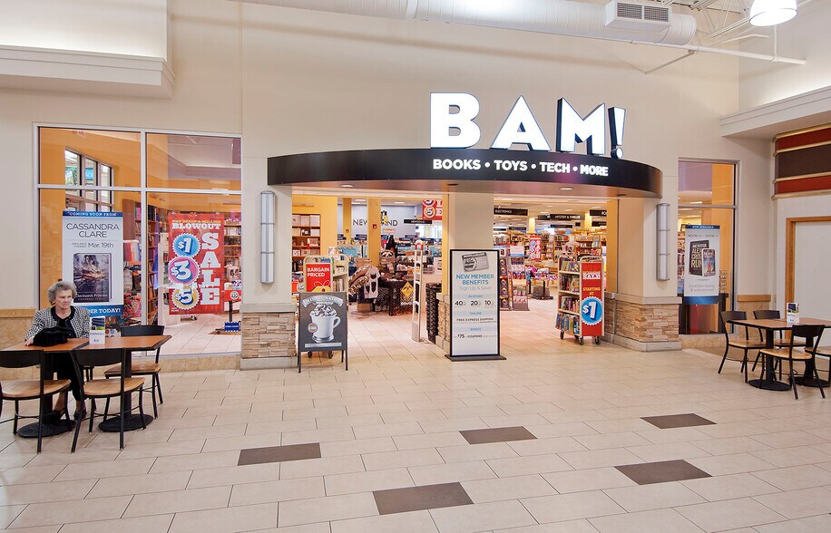 More Photos Of 555 John F Kennedy Rd, Dubuque Unknown For Lease