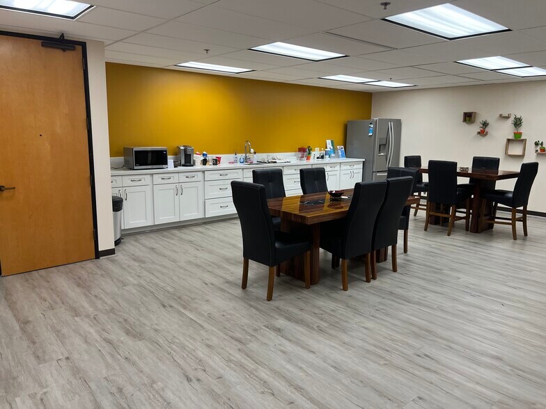 More Photos Of 1164 Bishop St, Honolulu Loft Creative Space For Lease