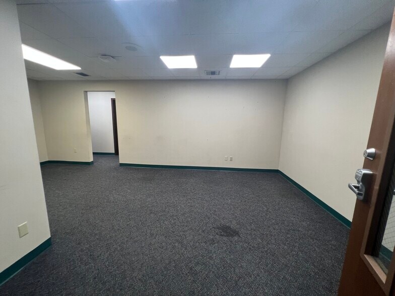 More Photos Of 420 Tamiami Trl S, Venice Medical For Sale