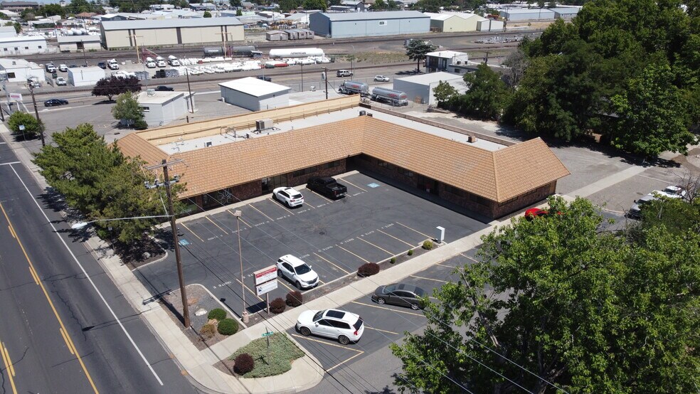 More Photos Of 100 N Fruitland St, Kennewick Office For Lease