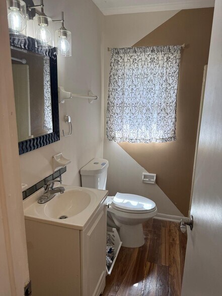 More Photos Of 1812 W 1st St, Sanford Office For Lease