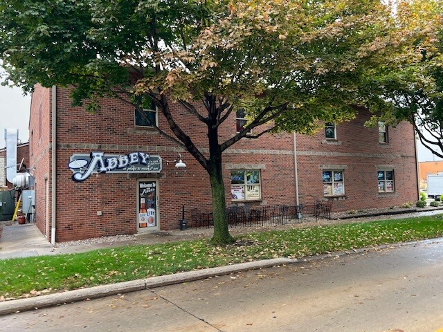 More Photos Of 303 Reid St, De Pere Restaurant For Sale