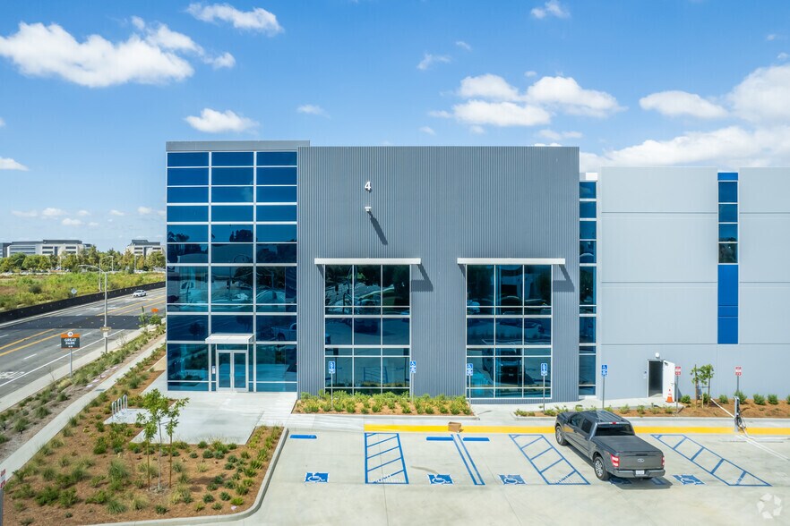 More Photos Of 4 Sterling, Irvine Unknown For Lease