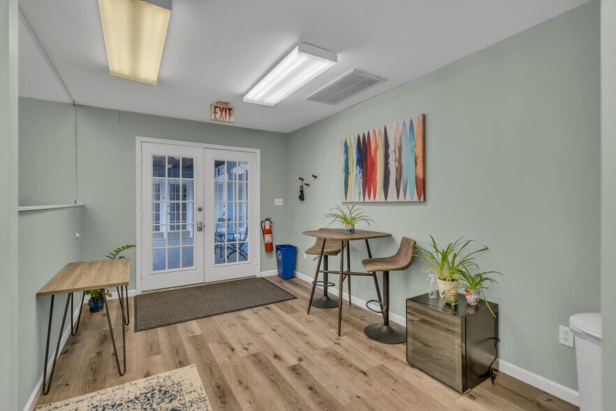 More Photos Of 1705 Bay Ave, Point Pleasant Office For Lease