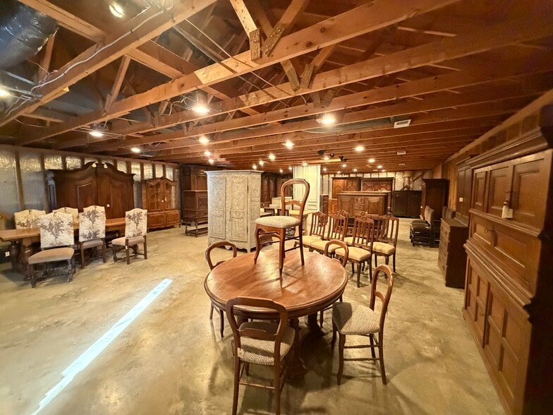 More Photos Of 318 W Walnut St, Raymore Freestanding For Sale