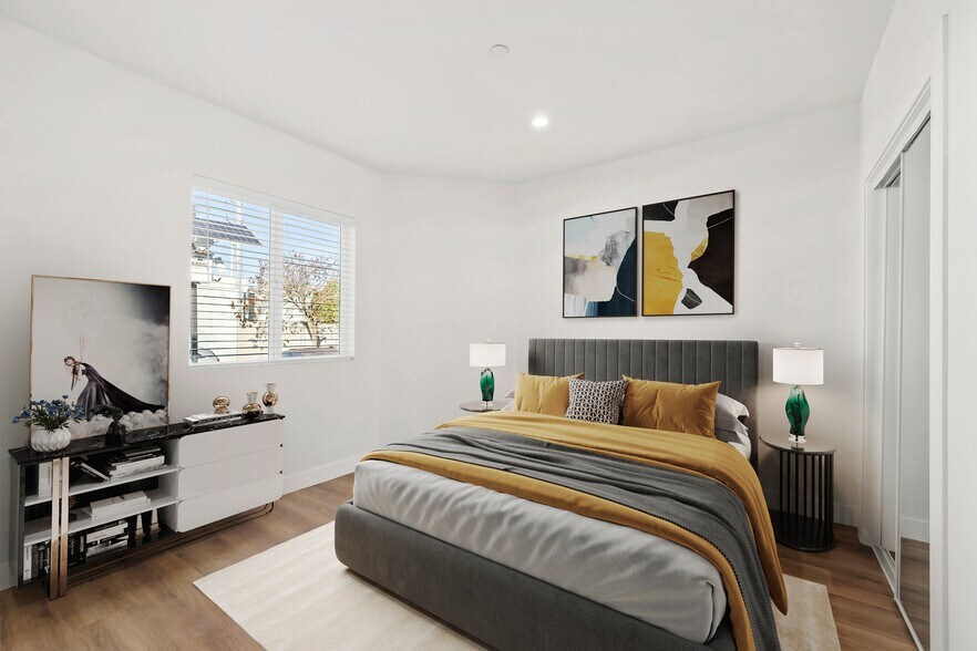 More Photos Of 1038 E 53rd St, Los Angeles Apartments For Sale