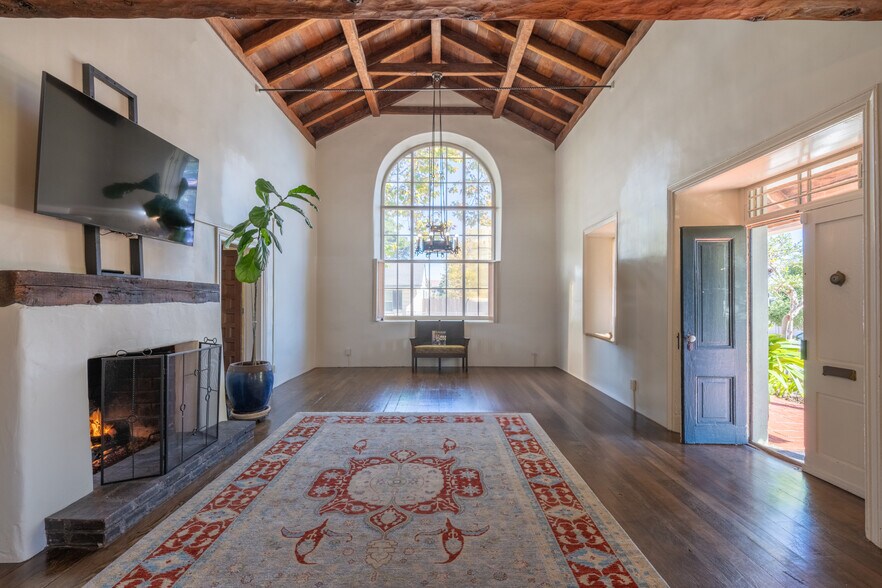 More Photos Of 502 Pierce St, Monterey Office For Sale