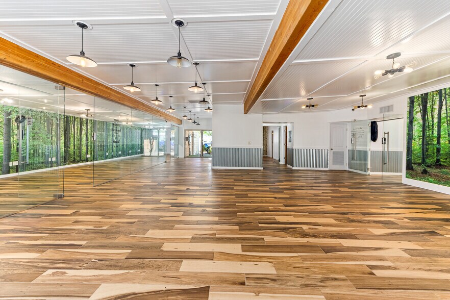 More Photos Of 2200 La Osa st, Tucson Light Distribution For Lease