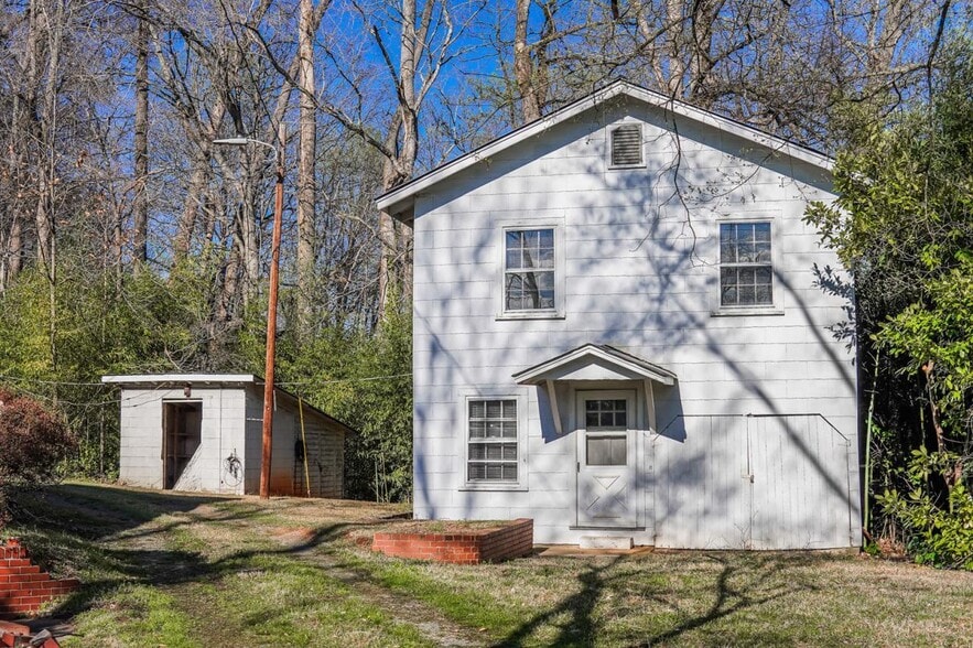 More Photos Of 4924 Freedom Dr, Charlotte Flex For Sale