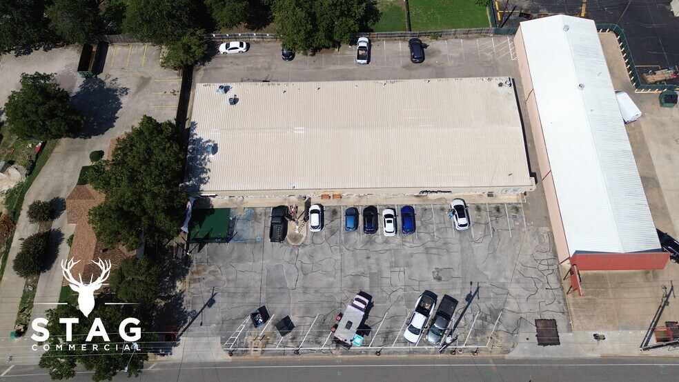 More Photos Of 1803-1813 N Elm St, Denton Restaurant For Sale