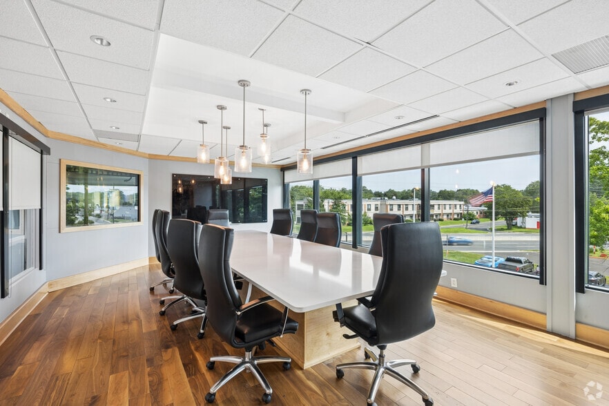More Photos Of 523 Hollywood Ave, Cherry Hill Office For Lease