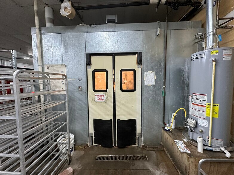 More Photos Of 1707-1741 Texoma Pky, Sherman Unknown For Lease