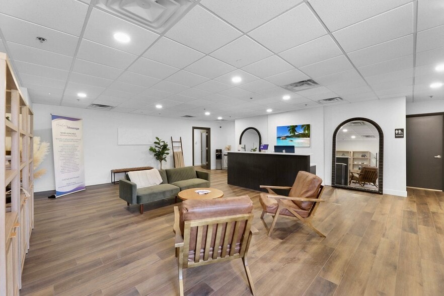 More Photos Of 5620 W Thunderbird Rd, Glendale Medical For Sale