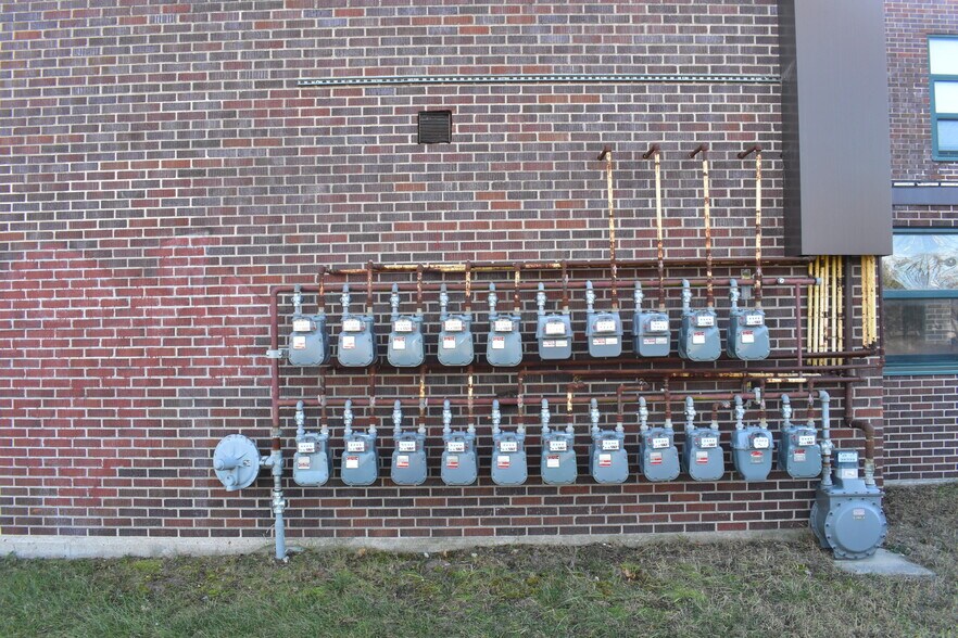 More Photos Of 200 E Arlington St, Waterloo Apartments For Sale