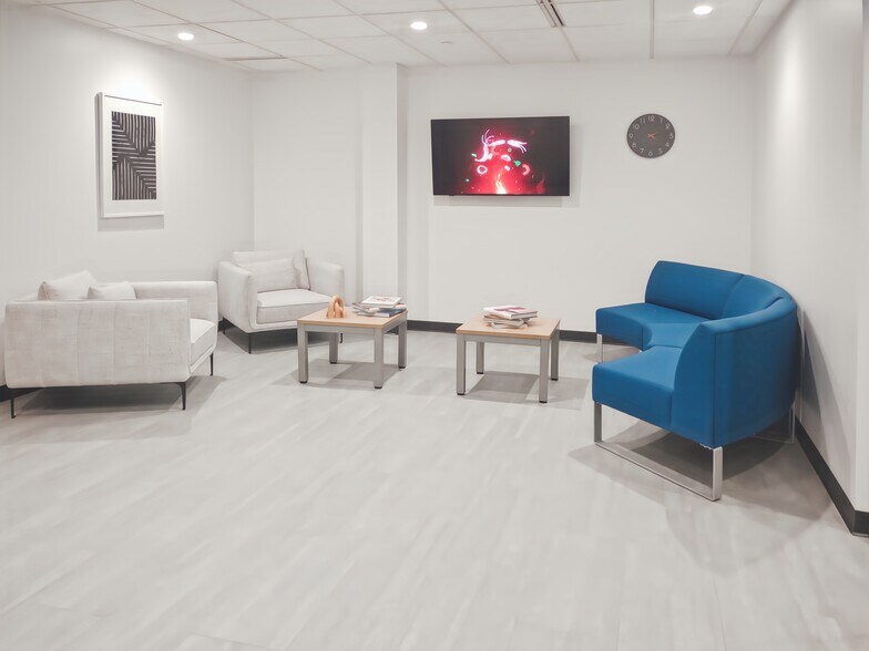 More Photos Of 20225 Water Tower Blvd, Brookfield Coworking Space