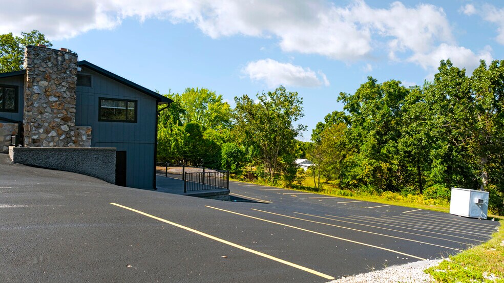 More Photos Of 2079 State Road Y, Linn Creek Restaurant For Sale