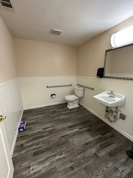 More Photos Of 7746 Lorraine Ave, Stockton Service For Sale