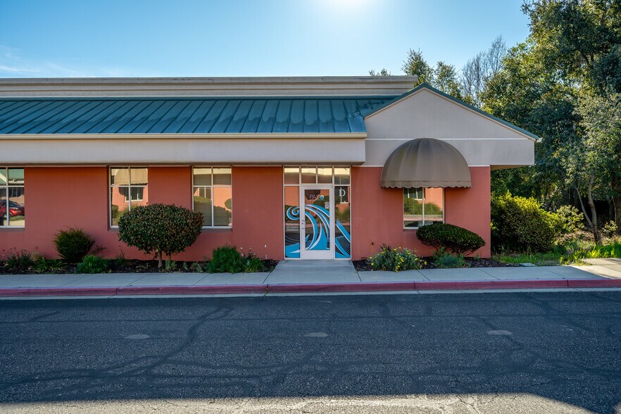 More Photos Of 106 Gateway Center Dr, Paso Robles Office For Lease