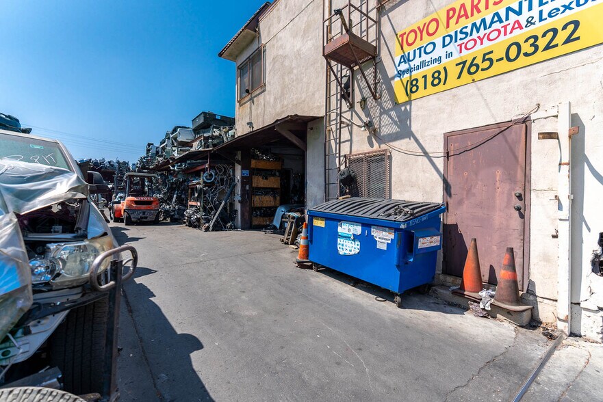 More Photos Of 11540 Hart St, North Hollywood Warehouse For Sale