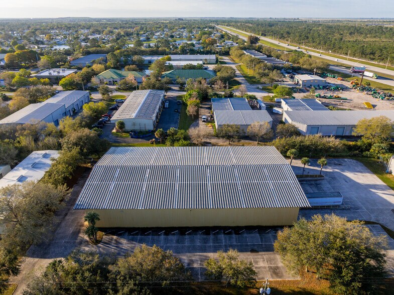 More Photos Of 9055 17th Pl, Vero Beach Warehouse For Sale