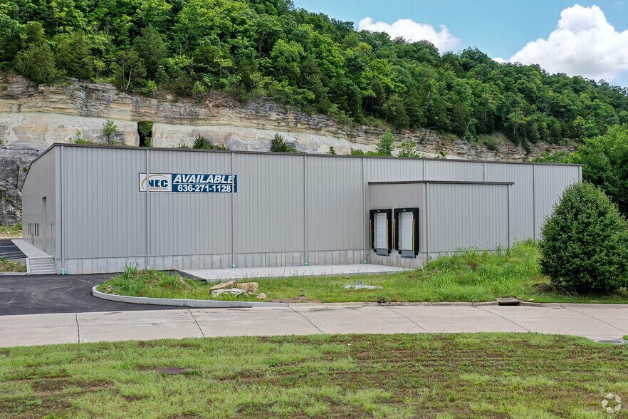 More Photos Of Neosho And Business Loop 44, Pacific Warehouse For Lease
