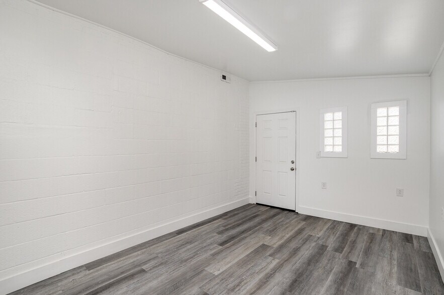 More Photos Of 1911 E Ozark Ave, Gastonia Freestanding For Sale