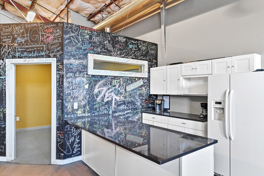 More Photos Of 650 Hamilton Ave SE, Atlanta Unknown For Lease