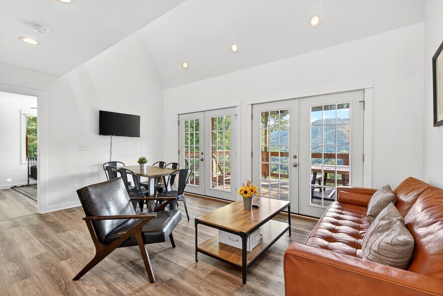 More Photos Of 8026 Buck Creek Rd, Marion Apartments For Sale
