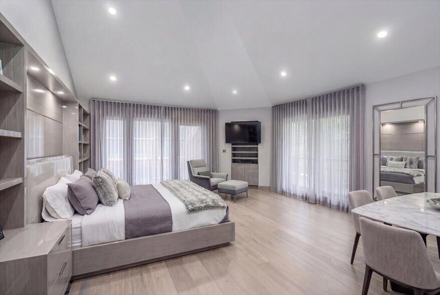 More Photos Of 20 Woodsend Cres, Aurora Flex For Sale