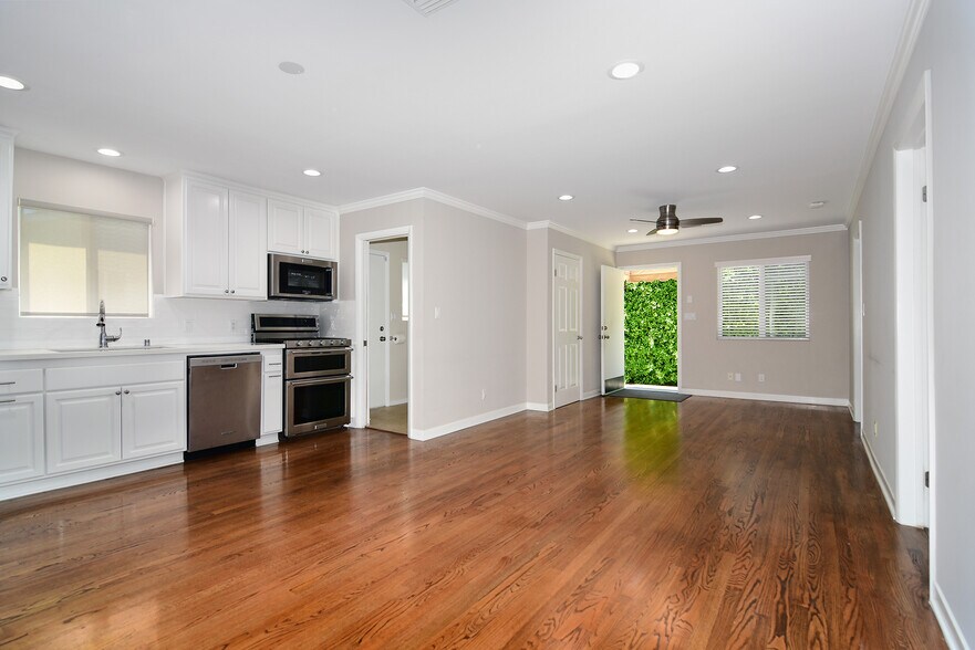 More Photos Of 22839 Dolorosa St, Woodland Hills Multifamily For Lease