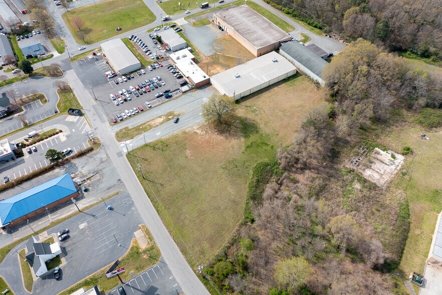 More Photos Of 525 Purser Ave, Monroe Freestanding For Sale