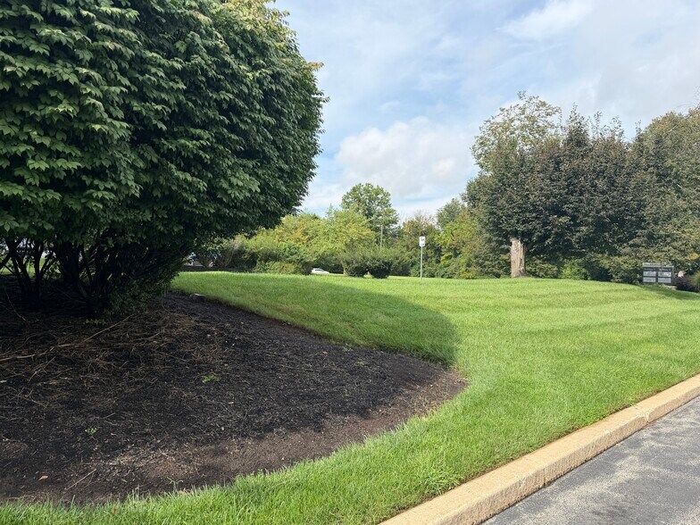 More Photos Of 960 Harvest Dr, Blue Bell Office For Lease
