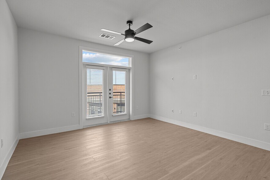 More Photos Of 760 Airport Blvd, Austin Apartments For Lease