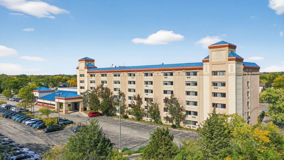 More Photos Of 1550 E Dundee Rd, Palatine Hotel For Sale