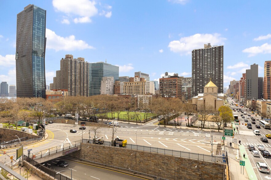 More Photos Of 303 E 37th St, New York Apartments For Sale