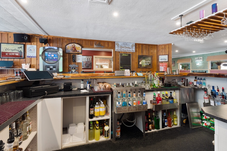 More Photos Of 1445 275 N Rd, Angola Sports And Entertainment For Sale