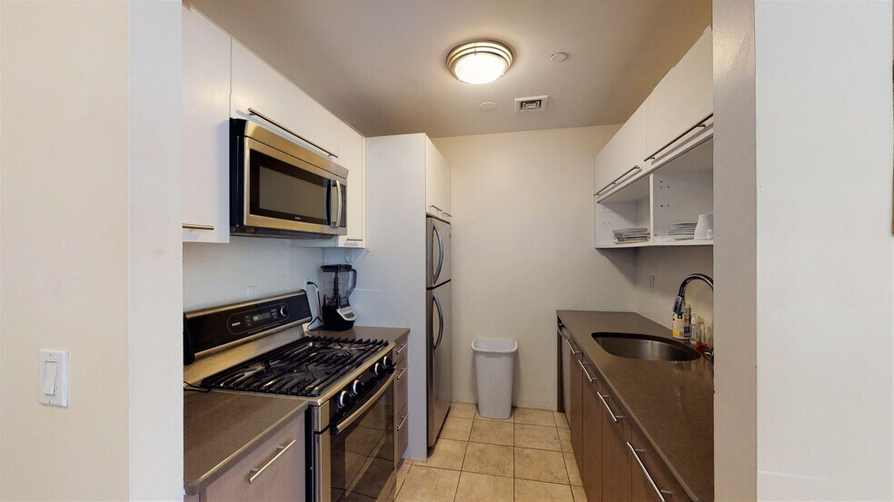 More Photos Of 518 Meeker Ave, Brooklyn Apartments For Sale